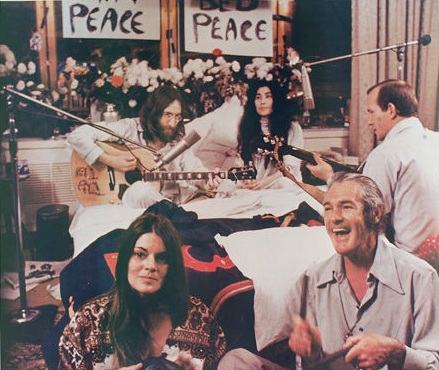 Bed-In 1969 John Lennon und Yoko Ono - copyright unknown