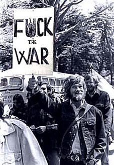 Demonstration gegen den Krieg - copyright unknown