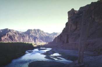 Strasse nach Band-I-Amir - copyright Lightmaster