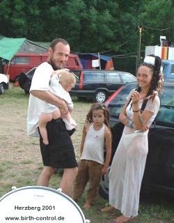 Burg Herzberg Festival 2001 Die Hochzeit Michel, Annette, Leon und Lara - copyright by Lightmaster
