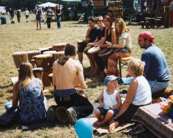 Burg Herzberg Festival 2002 Trommelworkshop - copyright by Lightmaster